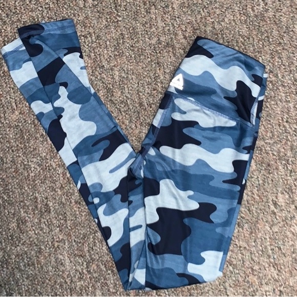 Reebok xs fitness leggings. Blue camo - Picture 2 of 3